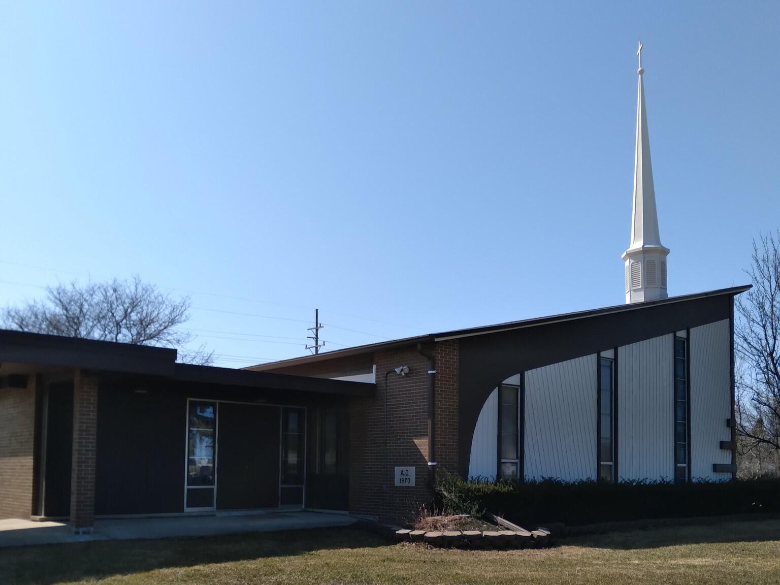 Exterior shot of Good Shepherd Lutheran Church in Chesterfield, MI.